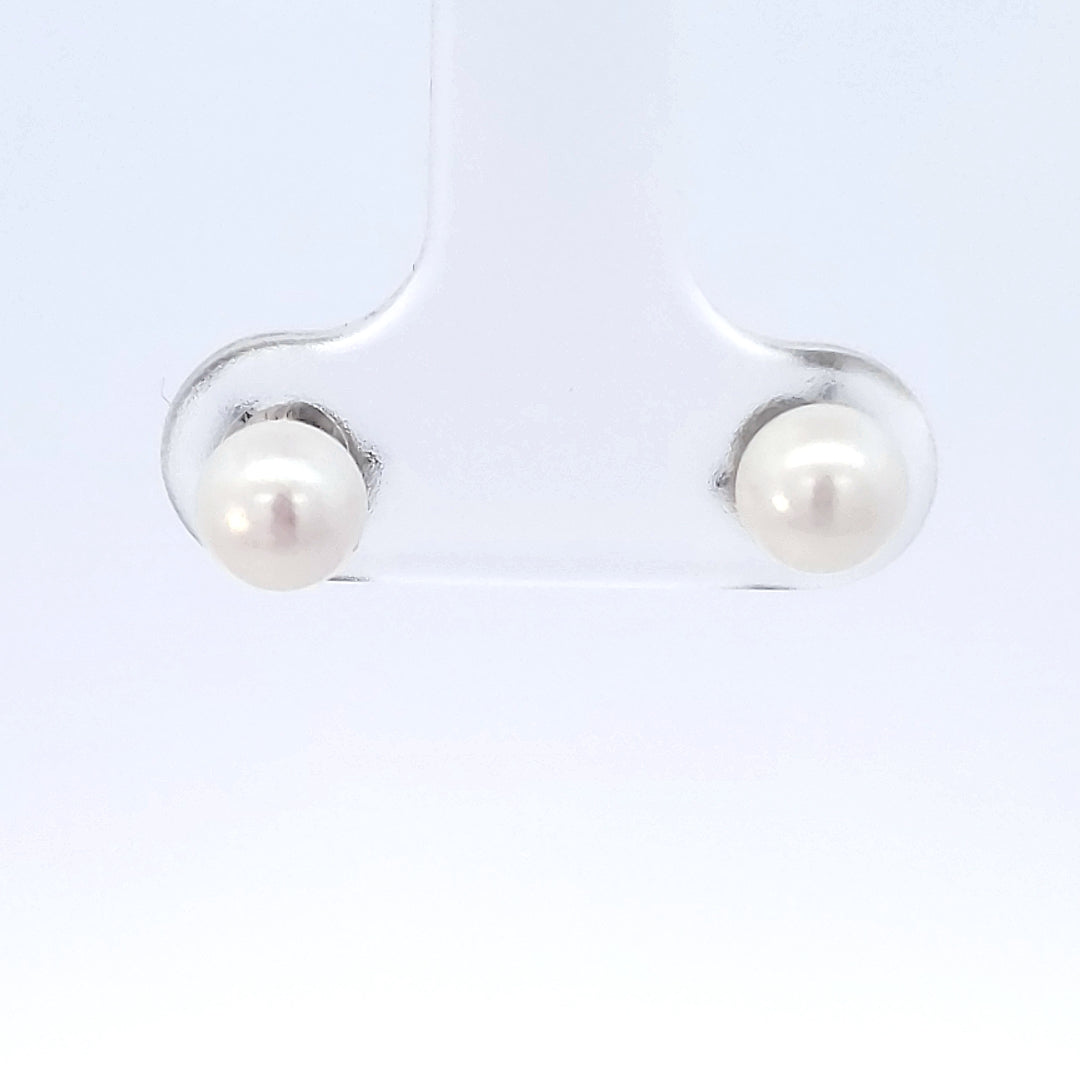 Pearl Earring