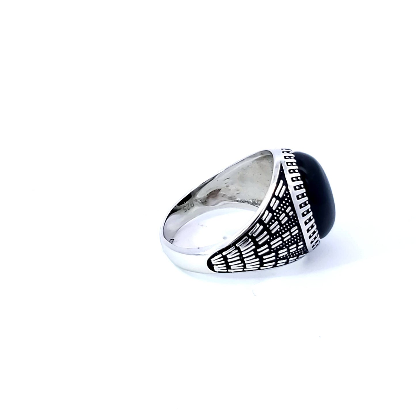 Bllack Onyx Fashion Ring